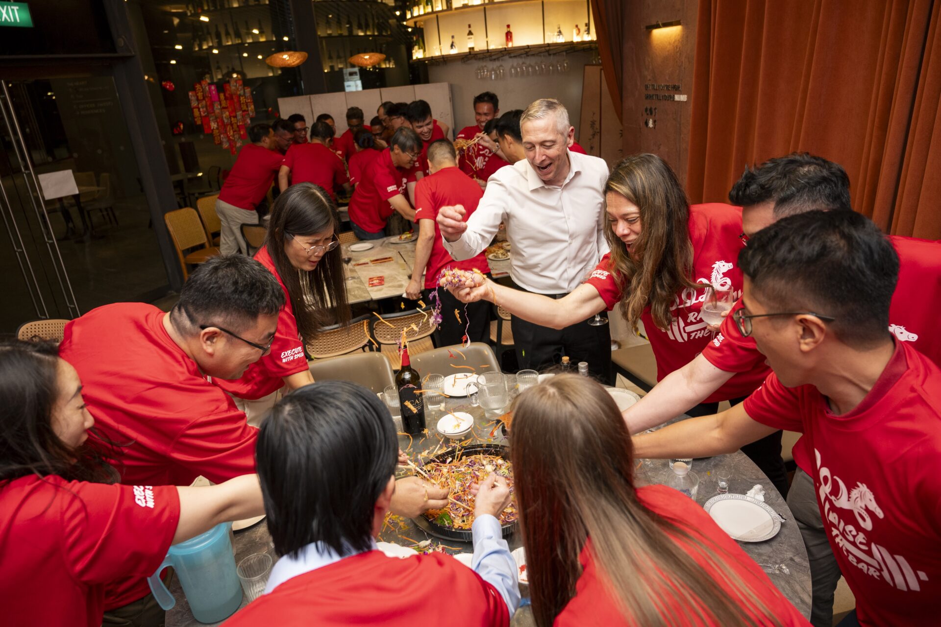 medtronic-corporate-CNY-lohei-toss